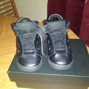 All black jordan 6-17-23 size 8c